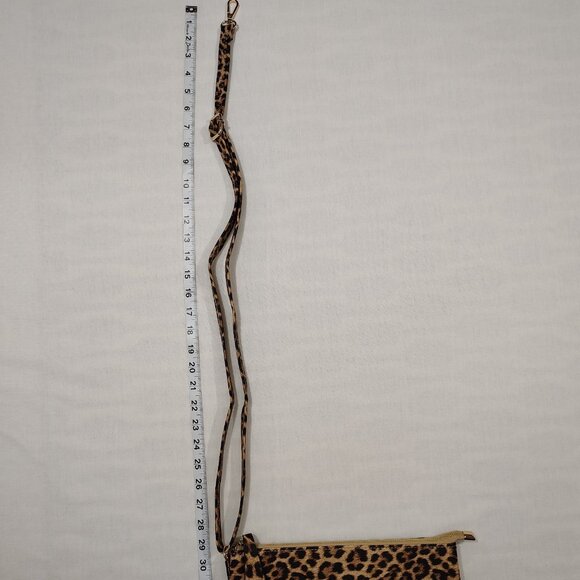 Jen & Co Riley Leopard Print Handbag Crossbody Strap Wristlet Vegan Leather NWT - Picture 13 of 16